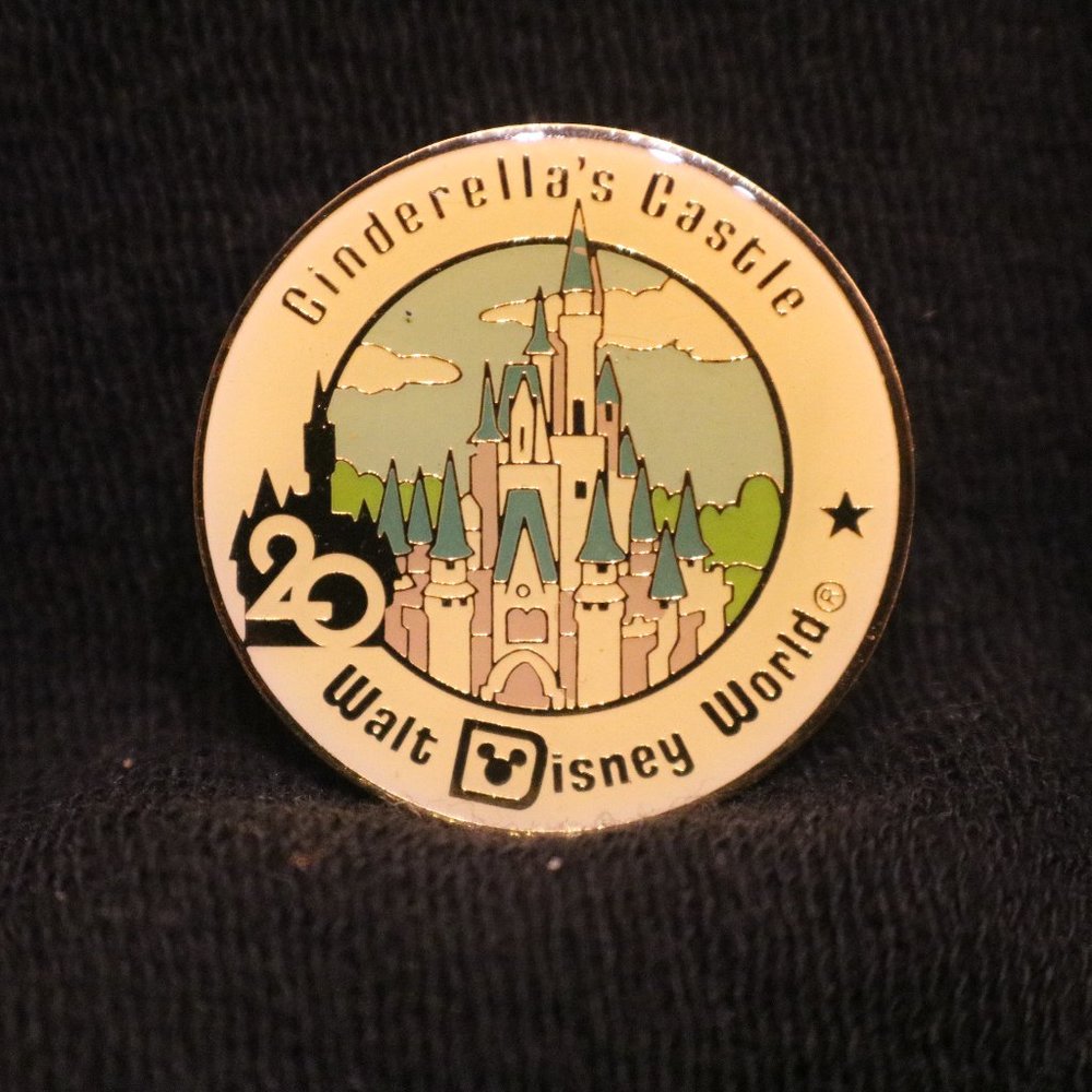Disney - 20th Anniversary Pin - Cinderella's Castle